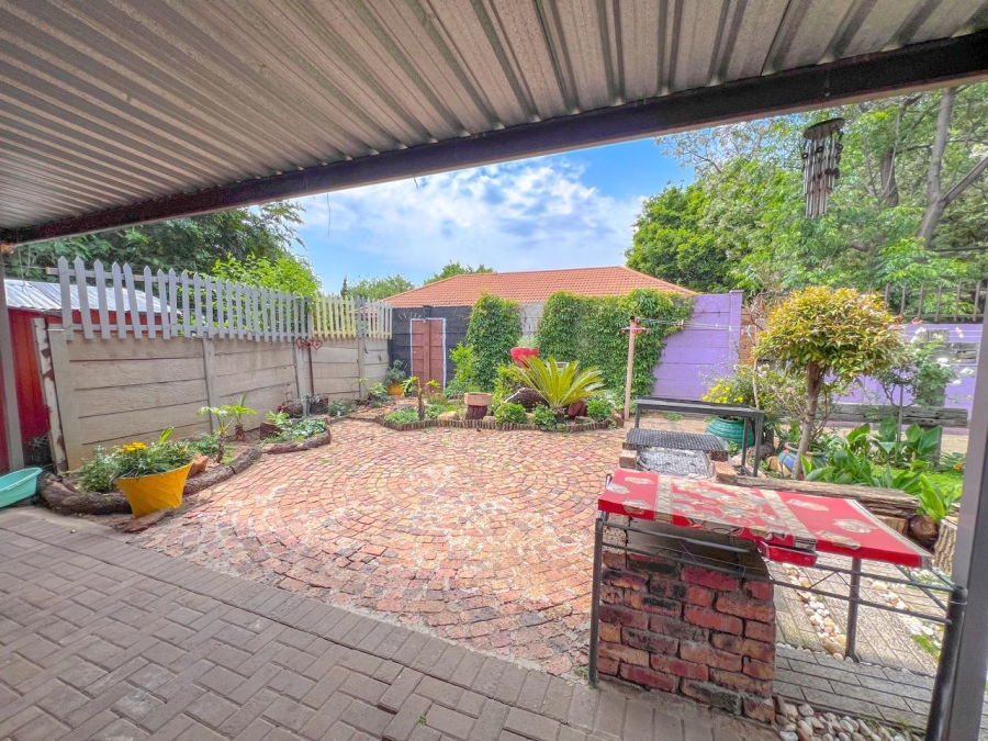 3 Bedroom Property for Sale in Roodia Free State